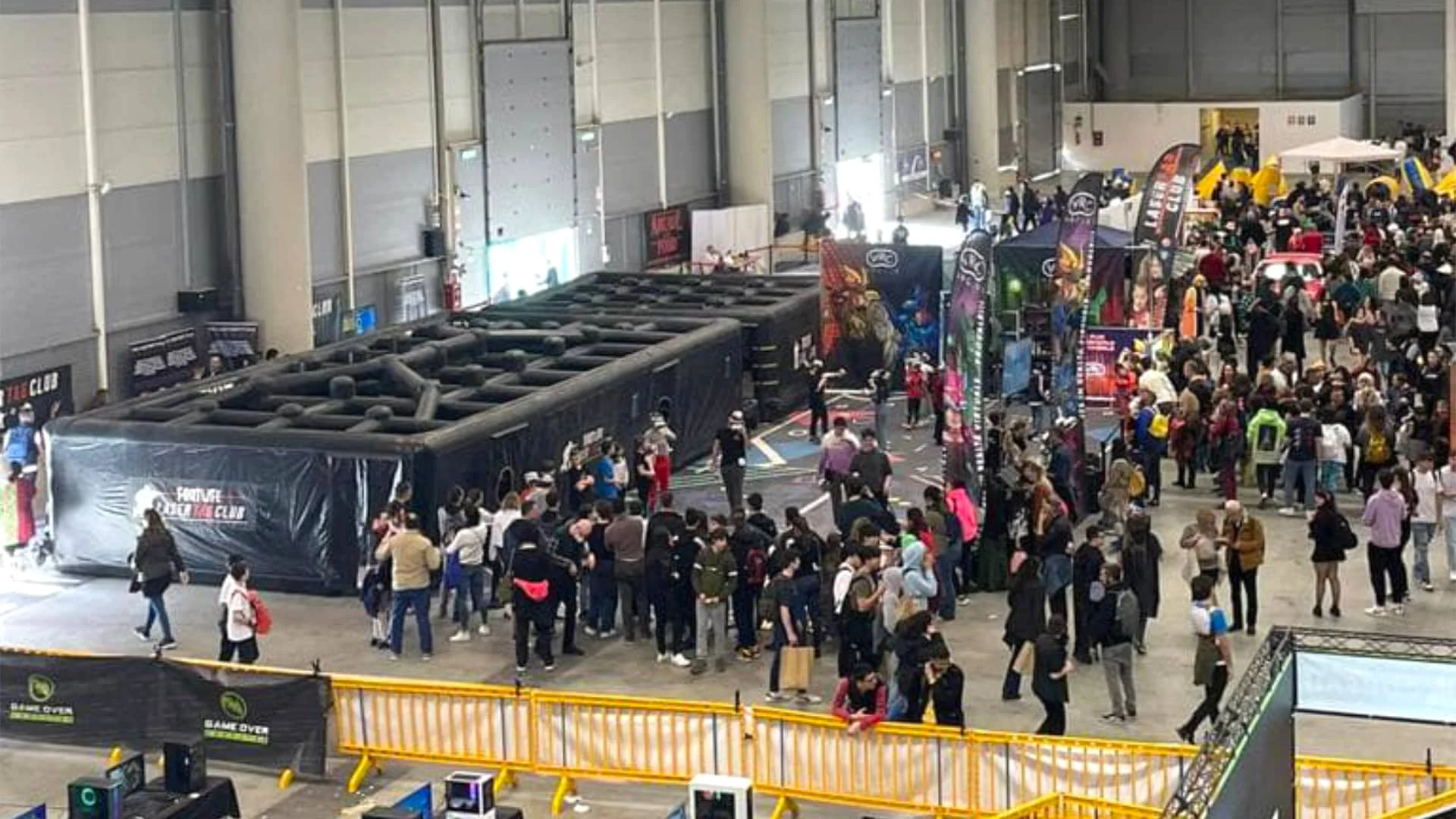Foto dimostrativa dell'affluenza allo Stand VR Club durante il Romics 2024
